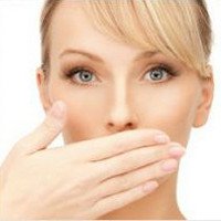 Как устранить неприятный запах изо рта